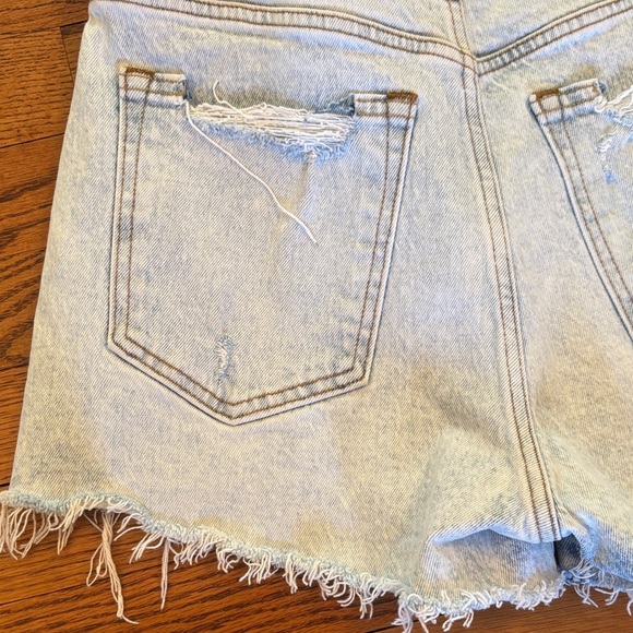 Abercrombie & Fitch Pants - Light Wash Distressed Denim Women’s Shorts